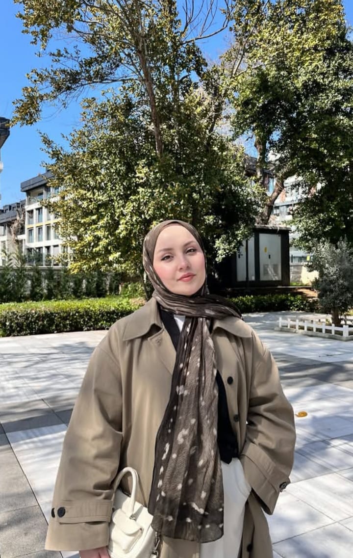 Kızılören Başarıyı Elde Etmiş Kadın Escort Zümra
